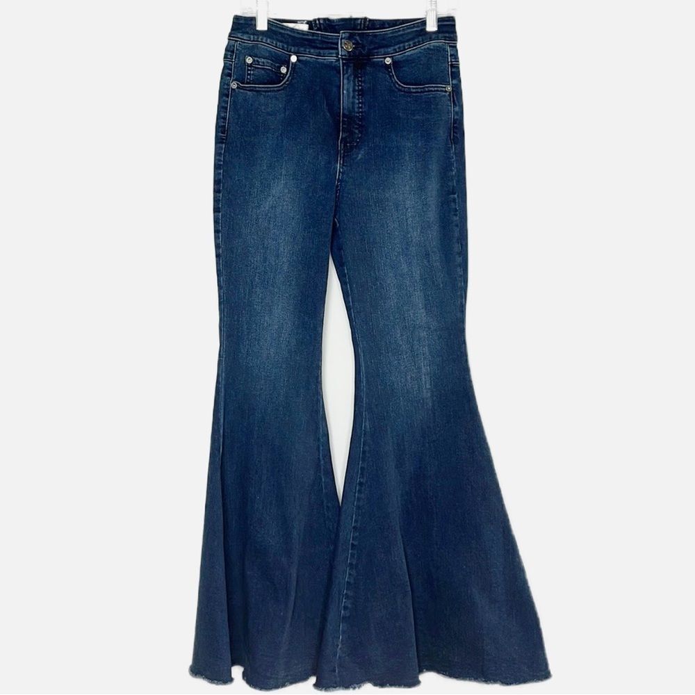 We the Free CRVY high rise Ma Cherie rear lace up flare jeans size 30